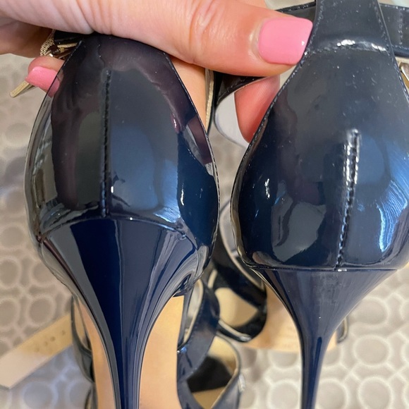 Shoes - Picture 5 of 8